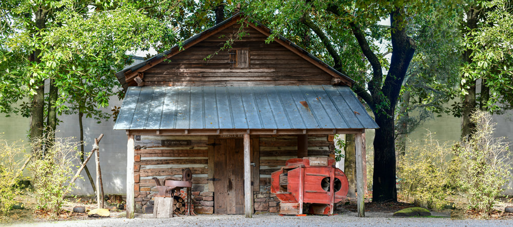 Tobacco Barns – Old Log Cabins